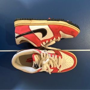 Womans nike dunk low golf size 7.5